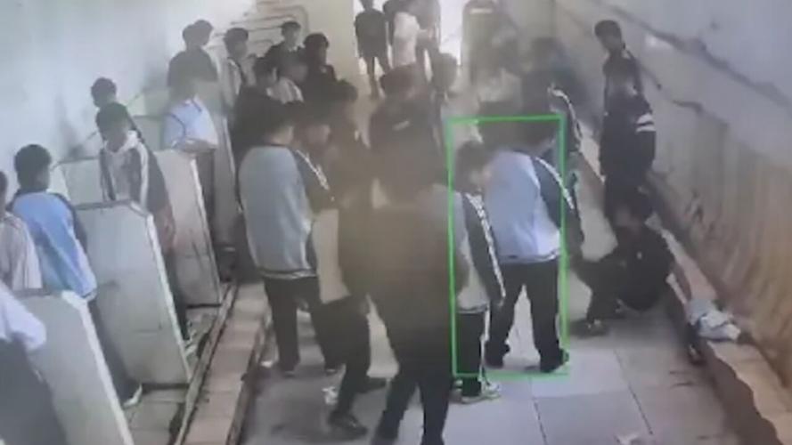 宿舍男厕出现摄像头,宿舍男厕出现摄像头怎么办